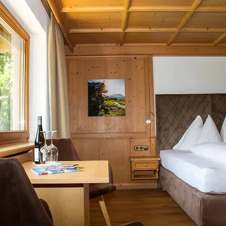 Haus Am Sonnenhang 4* Φίνκενμπεργκ